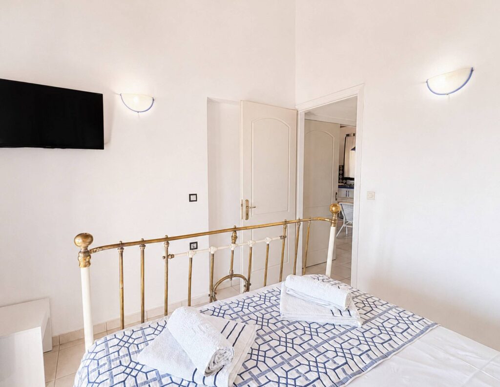 Two Bedroom Sea View Apartment with Private Garden Near Glyfada Beach, Corfu (13)