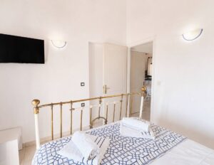 Two Bedroom Sea View Apartment with Private Garden Near Glyfada Beach, Corfu (13)
