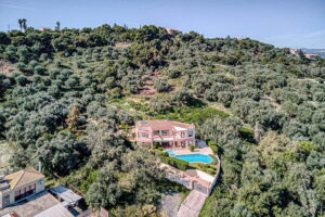 Viros A Spacious Family Estate with Separate Apartment, Pool & Panoramic Views (12)