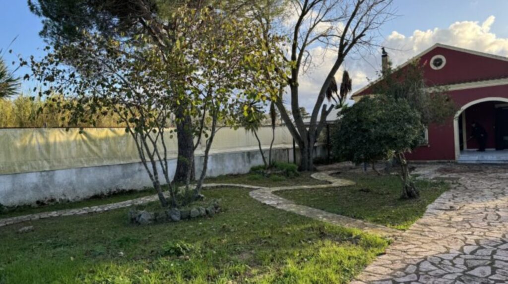 3 Bedroom Detached House Within Walking Distance of Issos Beach, South Corfu (23)