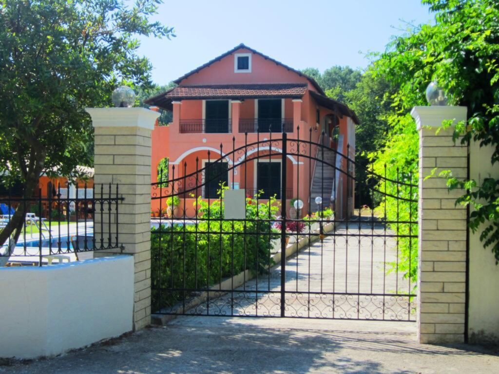 5 Apartment Complex with Large Pool and Expansion Potential Near Sidari, North Corfu €430,000 (10)