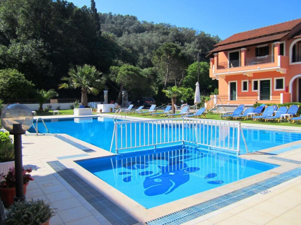 5 Apartment Complex with Large Pool and Expansion Potential Near Sidari, North Corfu €430,000 (25)