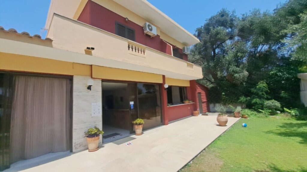 Beachfront Hotel with Restaurant & Development Potential in Dassia, Corfu (4)