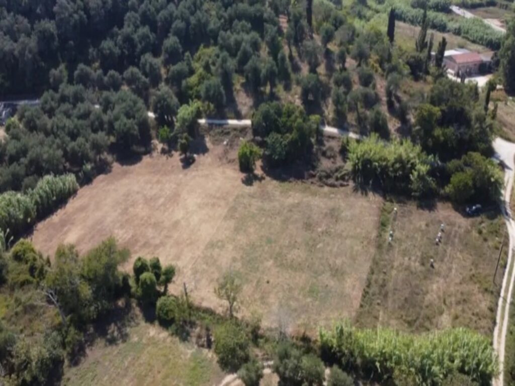 Buildable 5,905 m² Plot Near the Coast in Kouknikades, Northwest Corfu (1)