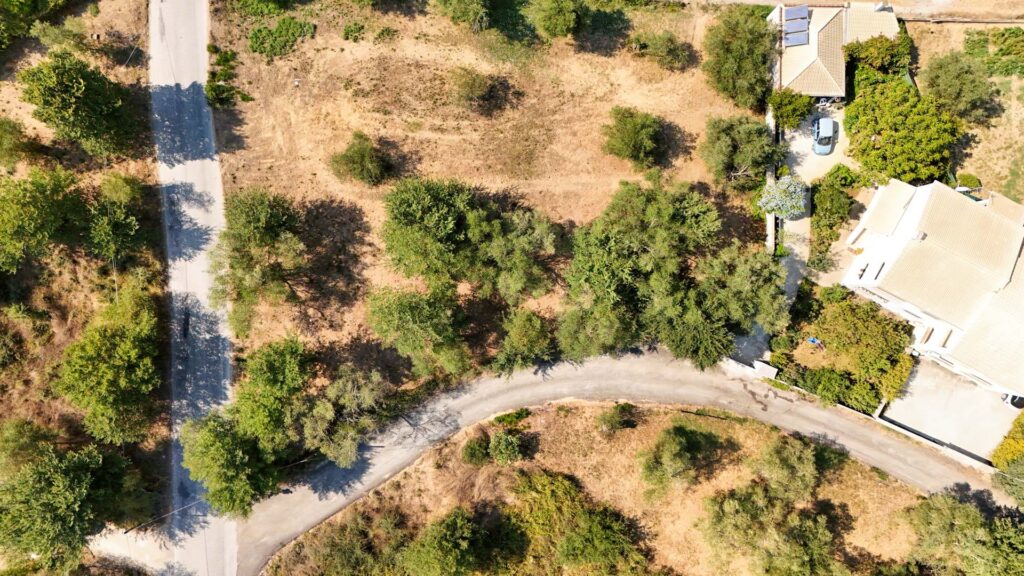 Buildable 810 m² Plot with Up to 400 m² Development Potential in Danilia, Corfu (4)