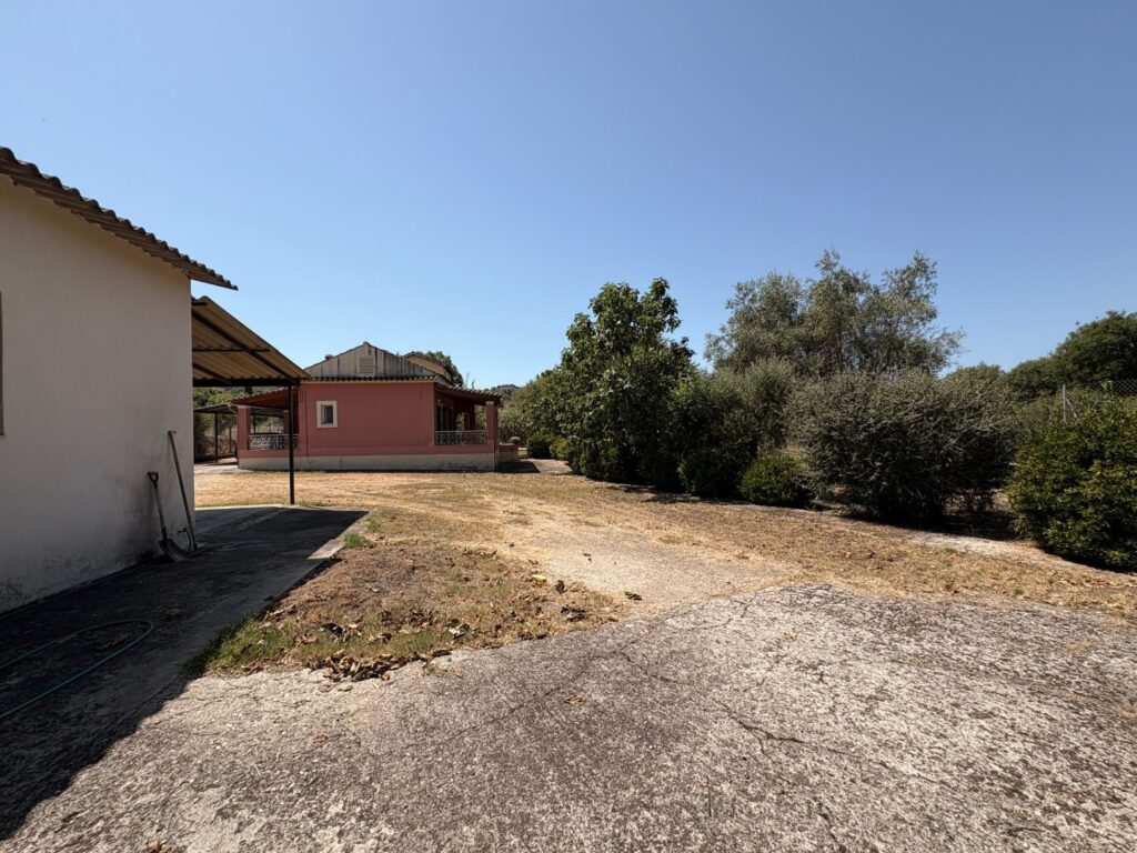 Detached 3 Bedroom Country Home with Large Garden in Danilia, Central Corfu (29)