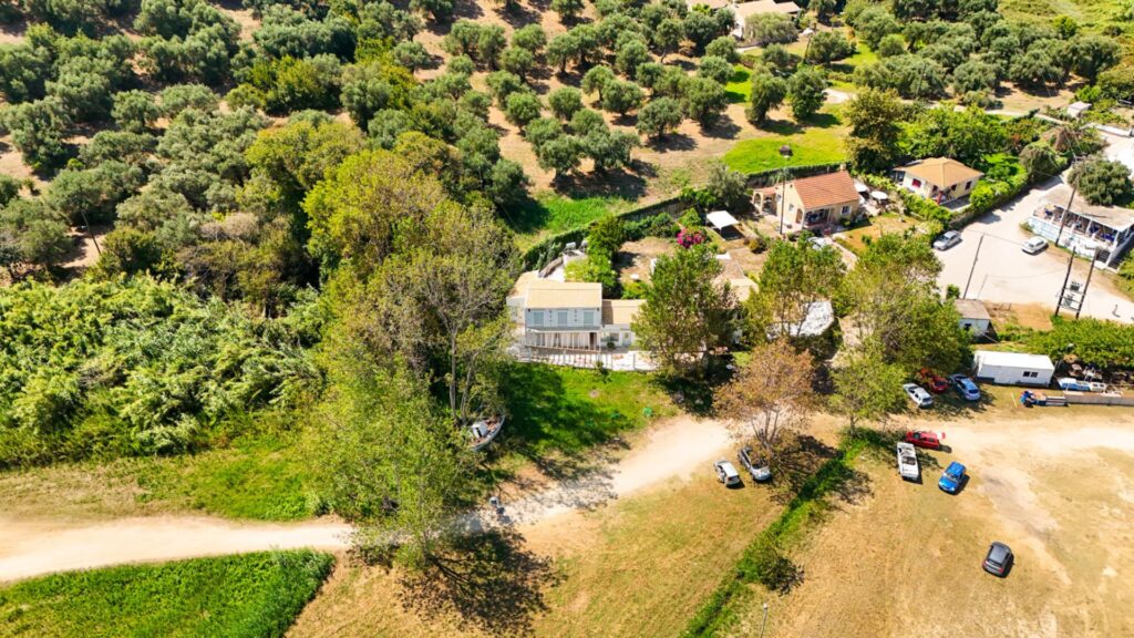 Exceptional 5 Bedroom Beachfront Residence with Direct Sea Access in Astrakeri, North Corfu (5)