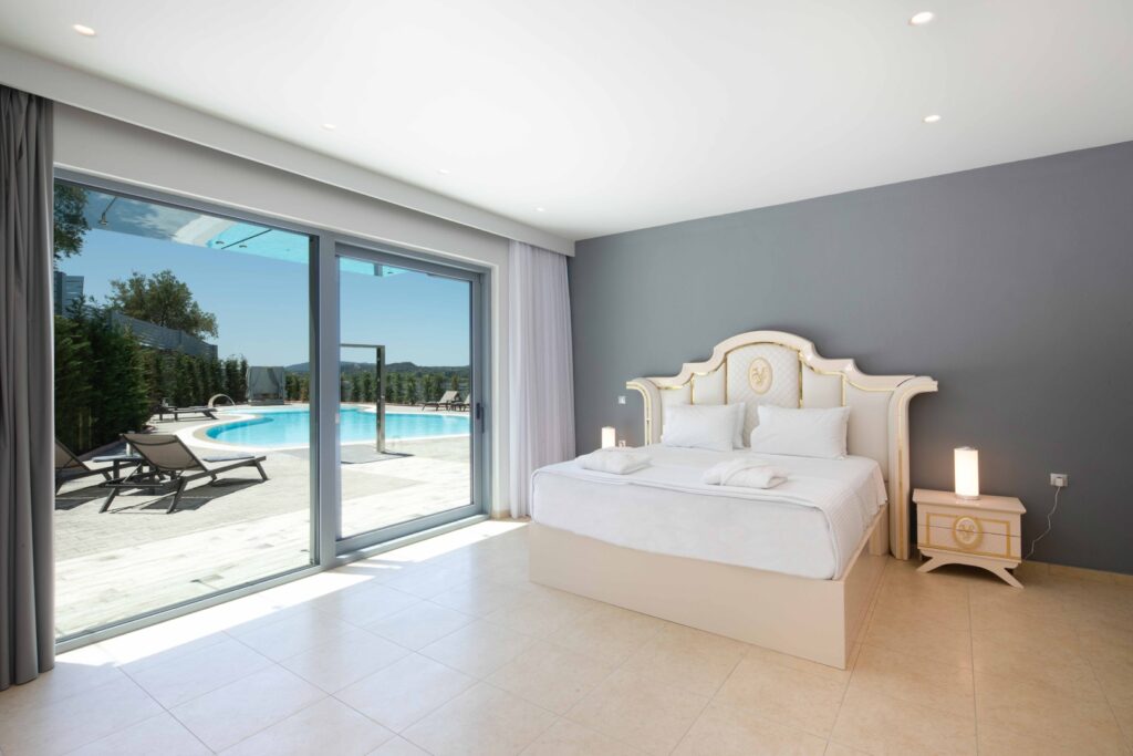 Five Bedroom Luxury Villa with Indoor & Outdoor Pools in Kommeno, Corfu (41)