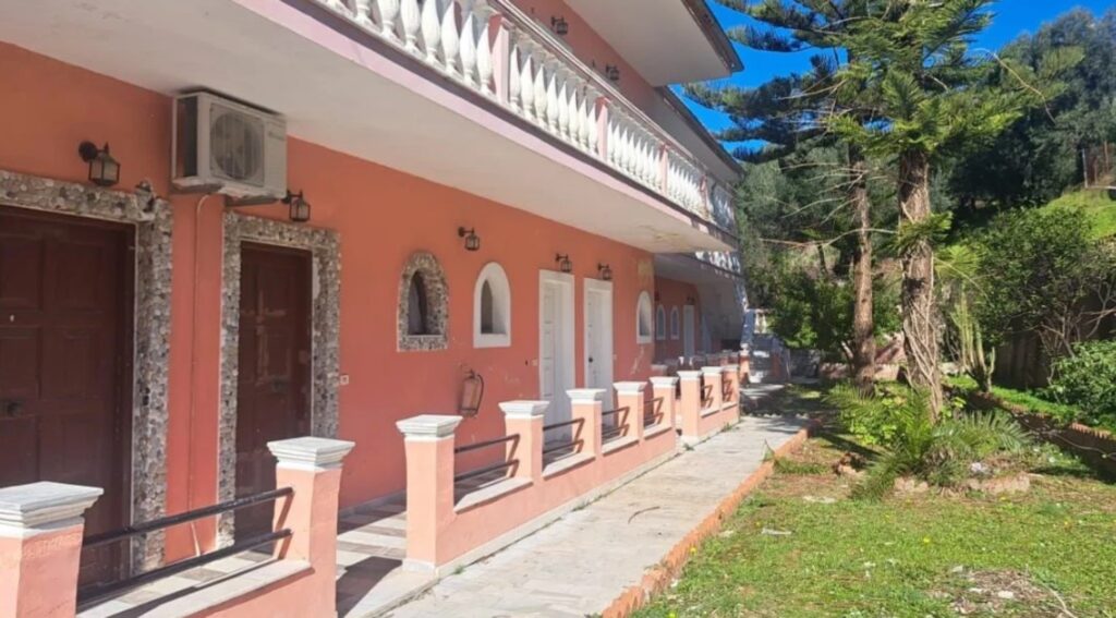 For sale Hotelapartment complex near Agios Georgios Beach (8)