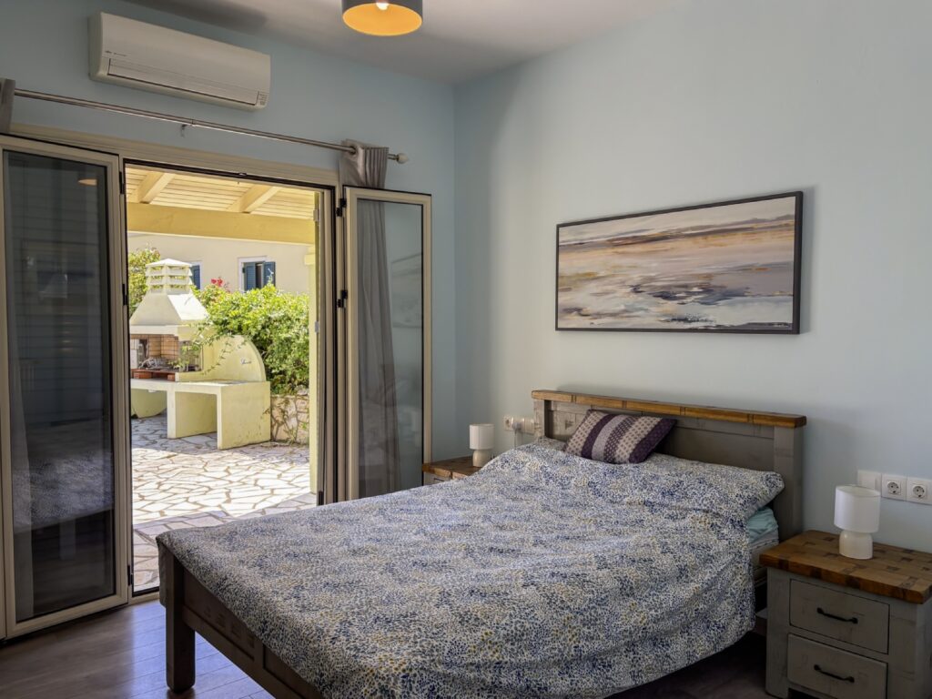 Kalami Bay Seafront Property – 4 Bedrooms, Walking Distance to Everything (1)