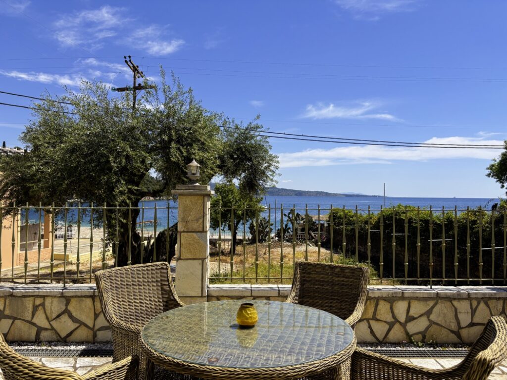 Kalami Bay Seafront Property – 4 Bedrooms, Walking Distance to Everything (1)