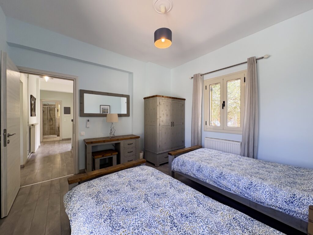 Kalami Bay Seafront Property – 4 Bedrooms, Walking Distance to Everything (12)
