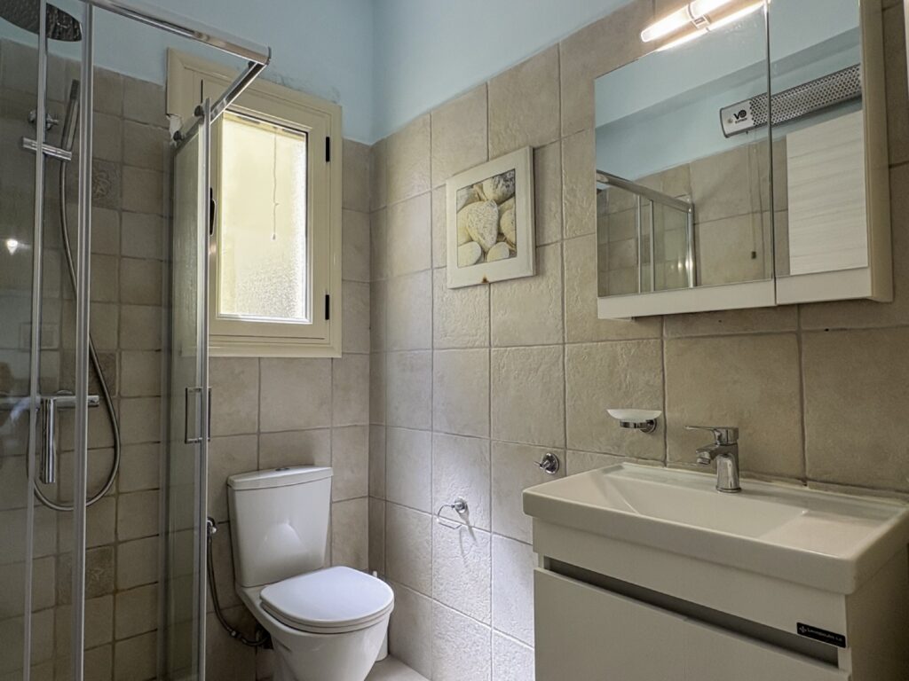 Kalami Bay Seafront Property – 4 Bedrooms, Walking Distance to Everything (3)