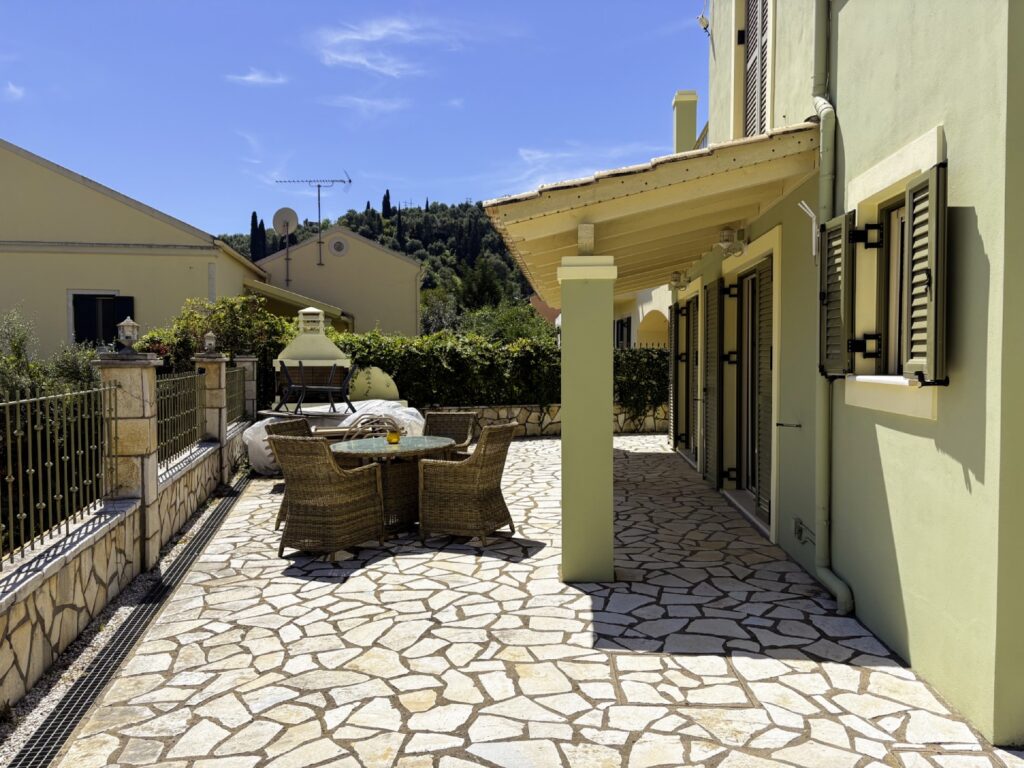 Kalami Bay Seafront Property – 4 Bedrooms, Walking Distance to Everything (3)