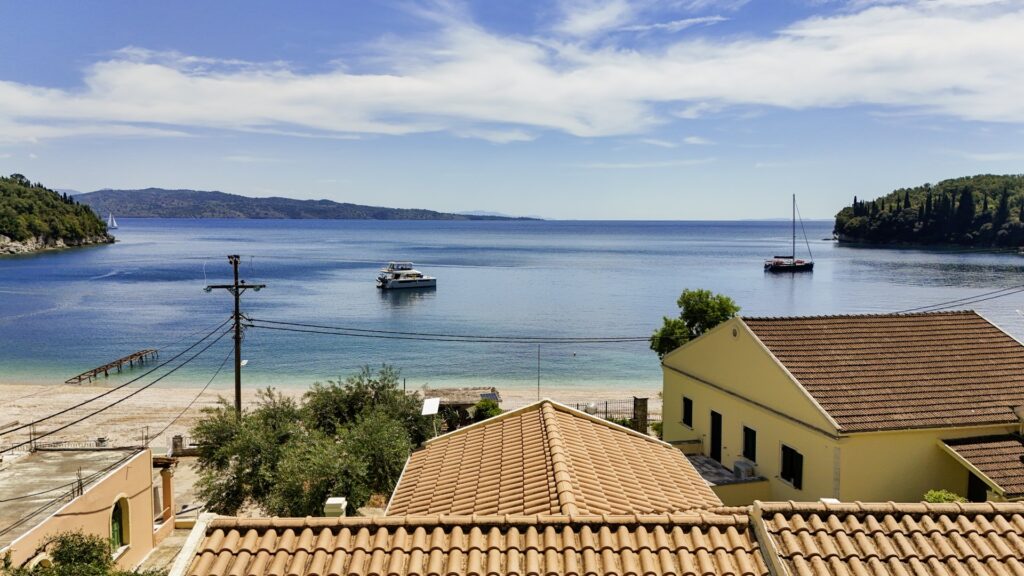 Kalami Bay Seafront Property – 4 Bedrooms, Walking Distance to Everything (8)