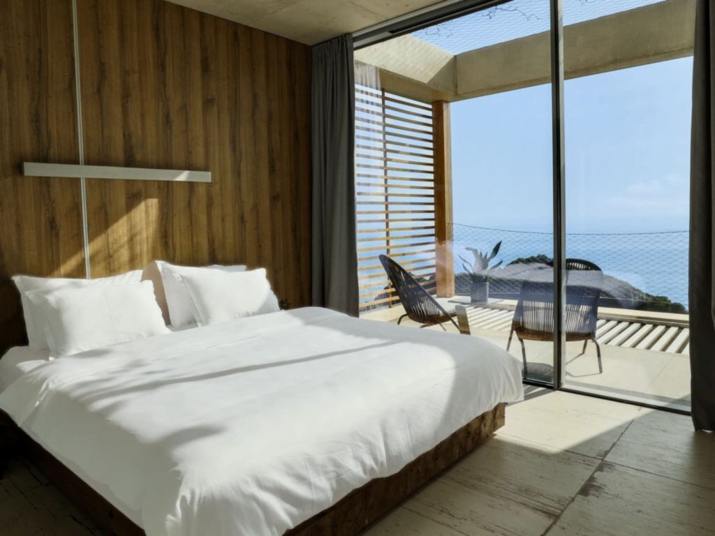 Luxury 2 Bedroom Villa with Infinity Pool & Panoramic Sea Views in Pentati, Corfu (8)