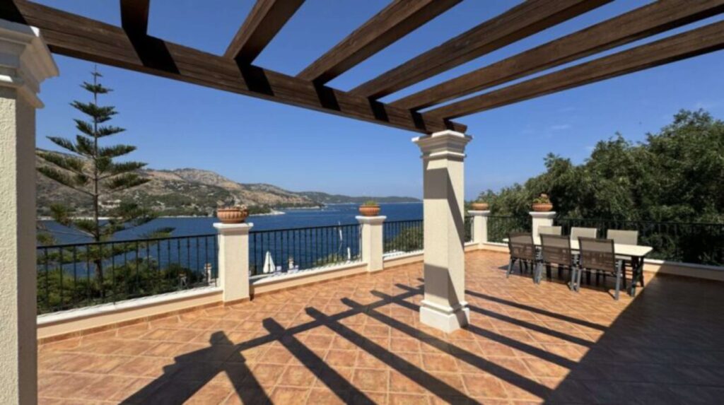 Luxury 4 Bedroom Beachfront Villa with Private Pool in Kassiopi, North East Corfu (20)
