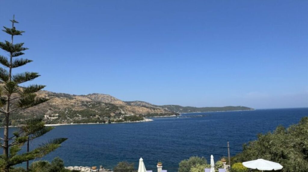 Luxury 4 Bedroom Beachfront Villa with Private Pool in Kassiopi, North East Corfu (22)