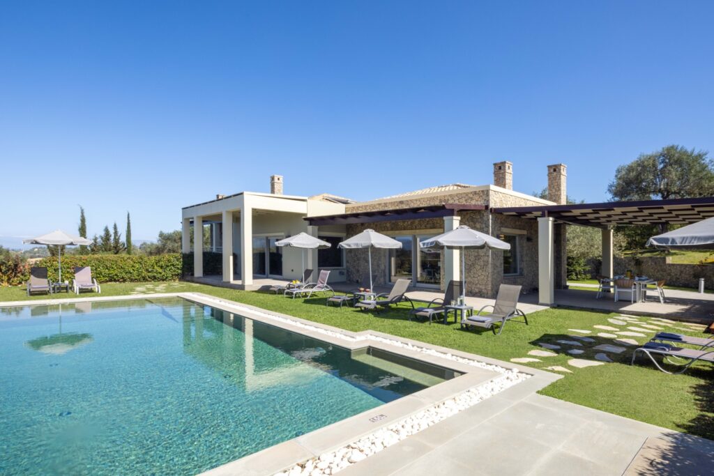 Luxury 5 Bedroom Villa with Heated Pool in Agios Ioannis, Central Corfu (13)