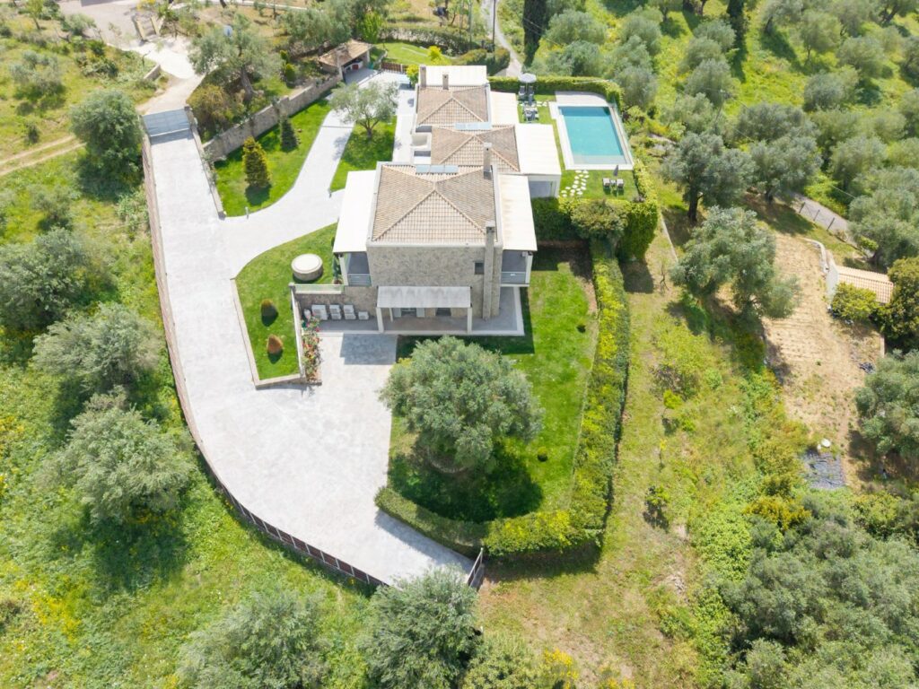 Luxury 5 Bedroom Villa with Heated Pool in Agios Ioannis, Central Corfu (19)