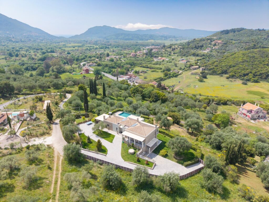 Luxury 5 Bedroom Villa with Heated Pool in Agios Ioannis, Central Corfu (6)