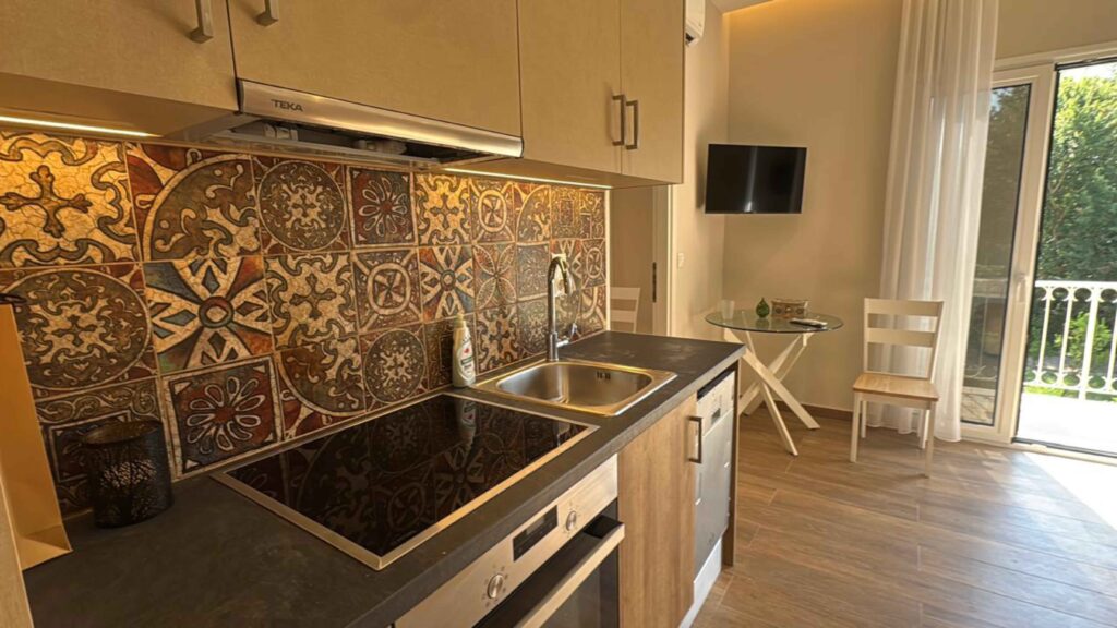Newly Renovated Studio Apartments with Parking in Platitera, Corfu Town (28)