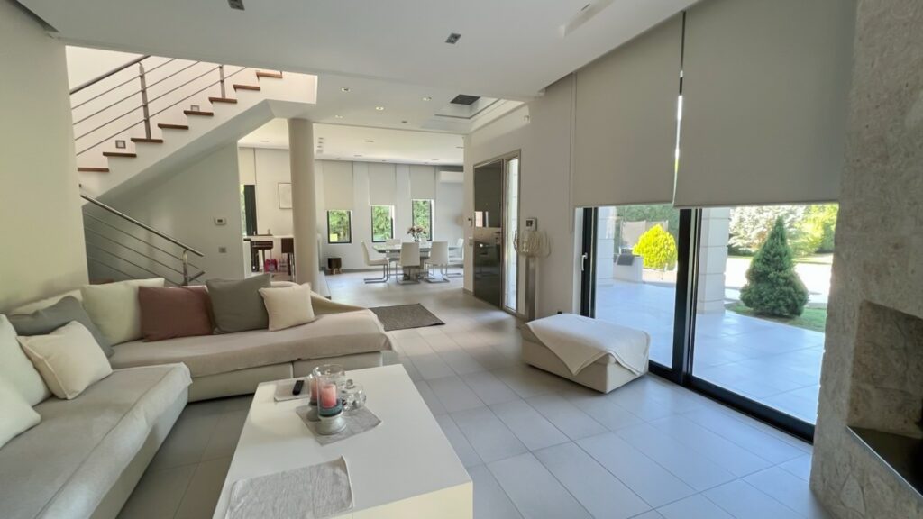 Private 3 Bedroom Villa with Smart Pool, BBQ Area & Garage near Corfu Town (30)