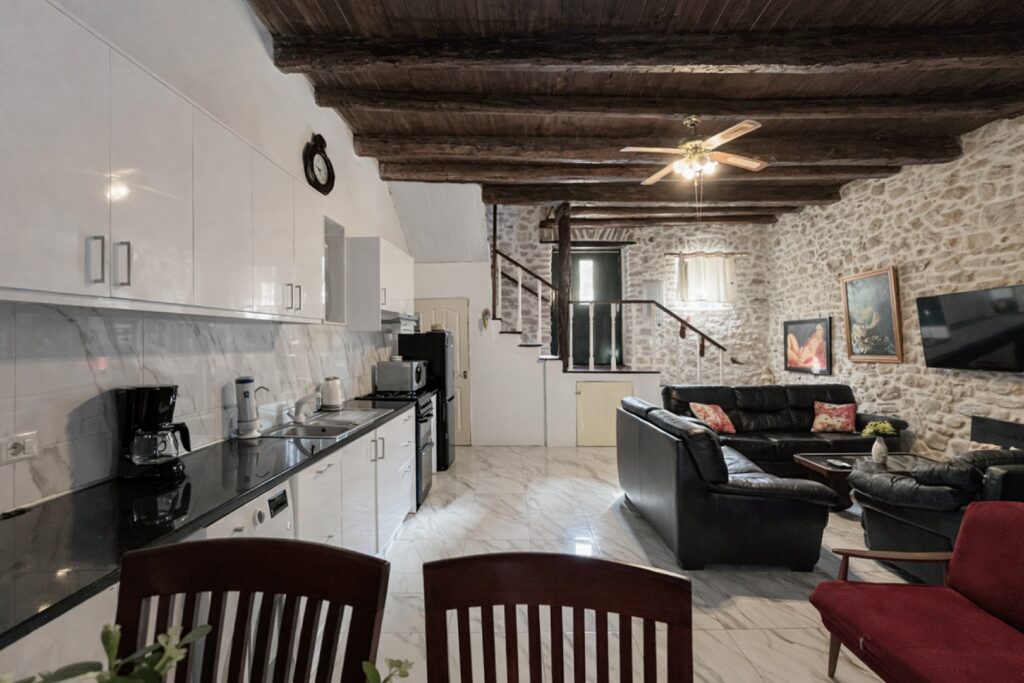 Renovated 3 Bedroom Traditional Stone House in Pagoi, North West Corfu €230,000 (23)