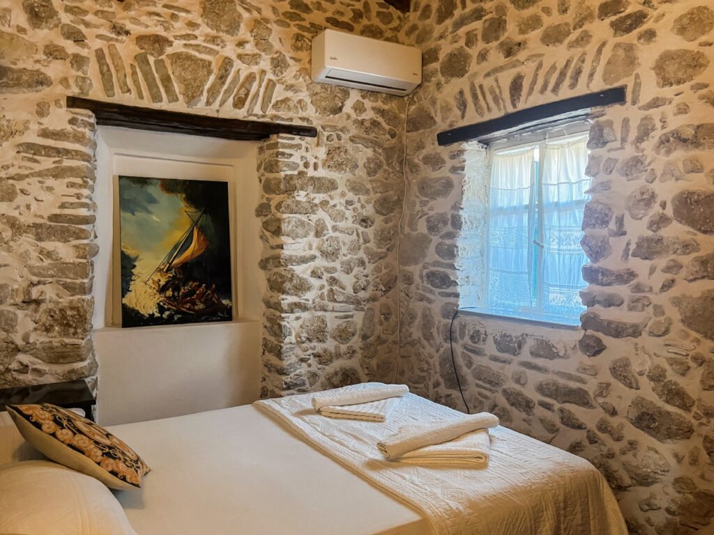 Renovated 3 Bedroom Traditional Stone House in Pagoi, North West Corfu €230,000 (9)