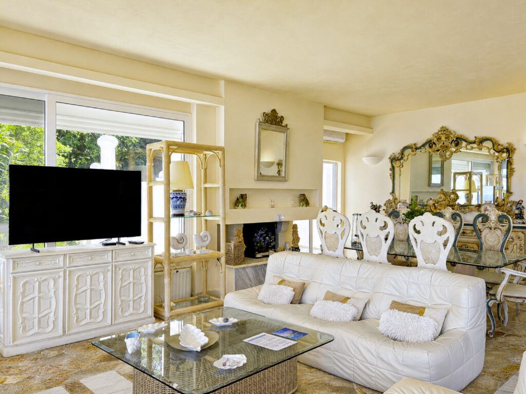 Seafront 4 Bedroom Villa with Panoramic Sunset Views on Corfu's North Coast (21)