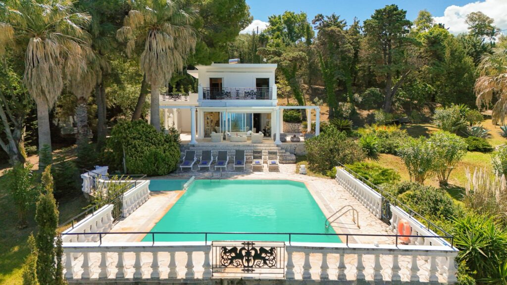 Seafront 4 Bedroom Villa with Panoramic Sunset Views on Corfu's North Coast (23)