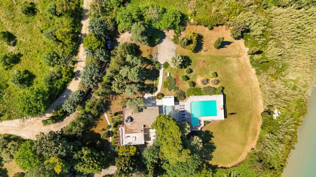 Seafront 4 Bedroom Villa with Panoramic Sunset Views on Corfu's North Coast (24)