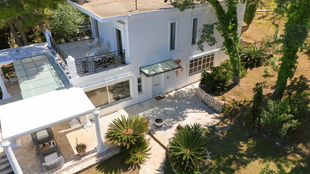 Seafront 4 Bedroom Villa with Panoramic Sunset Views on Corfu's North Coast (27)