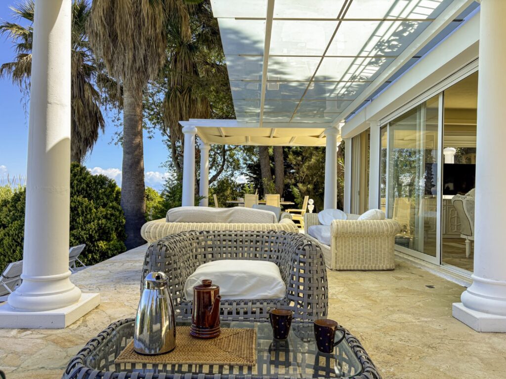 Seafront 4 Bedroom Villa with Panoramic Sunset Views on Corfu's North Coast (3)