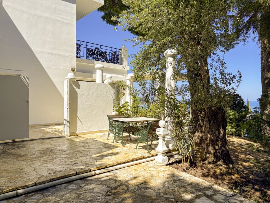 Seafront 4 Bedroom Villa with Panoramic Sunset Views on Corfu's North Coast (33)