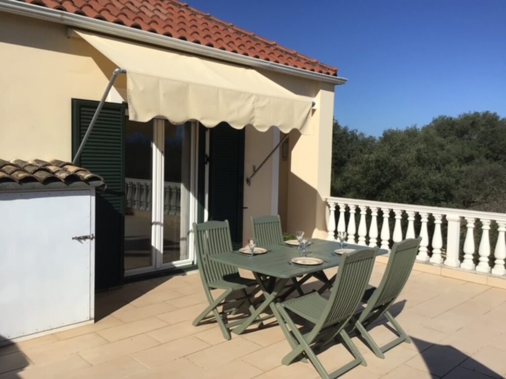 Secluded 2 Bedroom Home with Large Garden Near Roda Beach, North Corfu €250,000 (18)