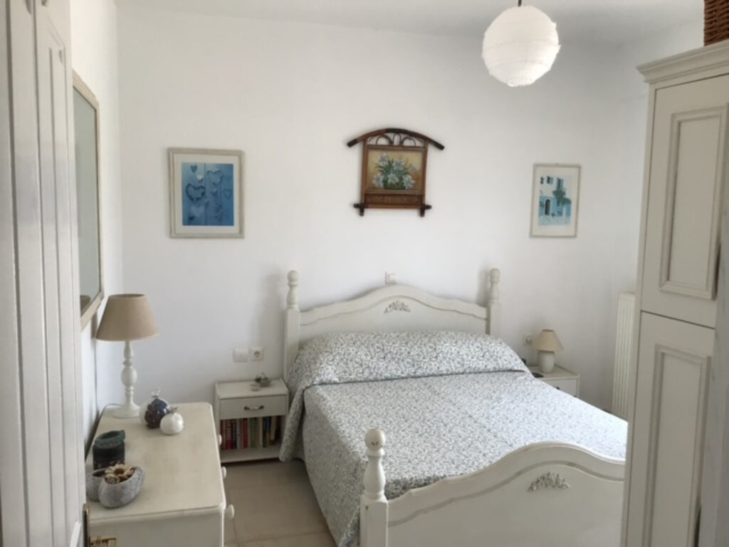 Secluded 2 Bedroom Home with Large Garden Near Roda Beach, North Corfu €250,000 (4)