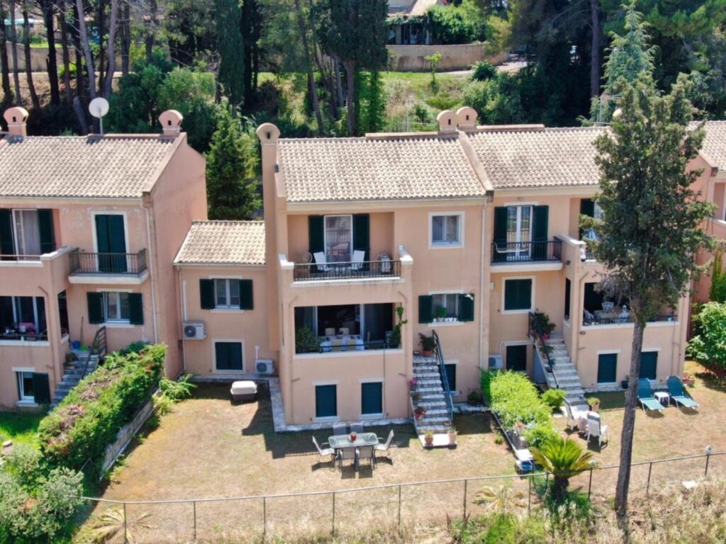 Spacious 5 Bedroom Country Estate with Sea Views near Corfu Town (16)