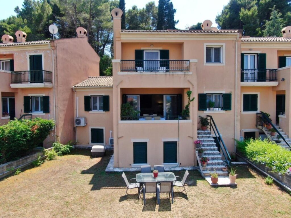 Spacious 5 Bedroom Country Estate with Sea Views near Corfu Town (17)