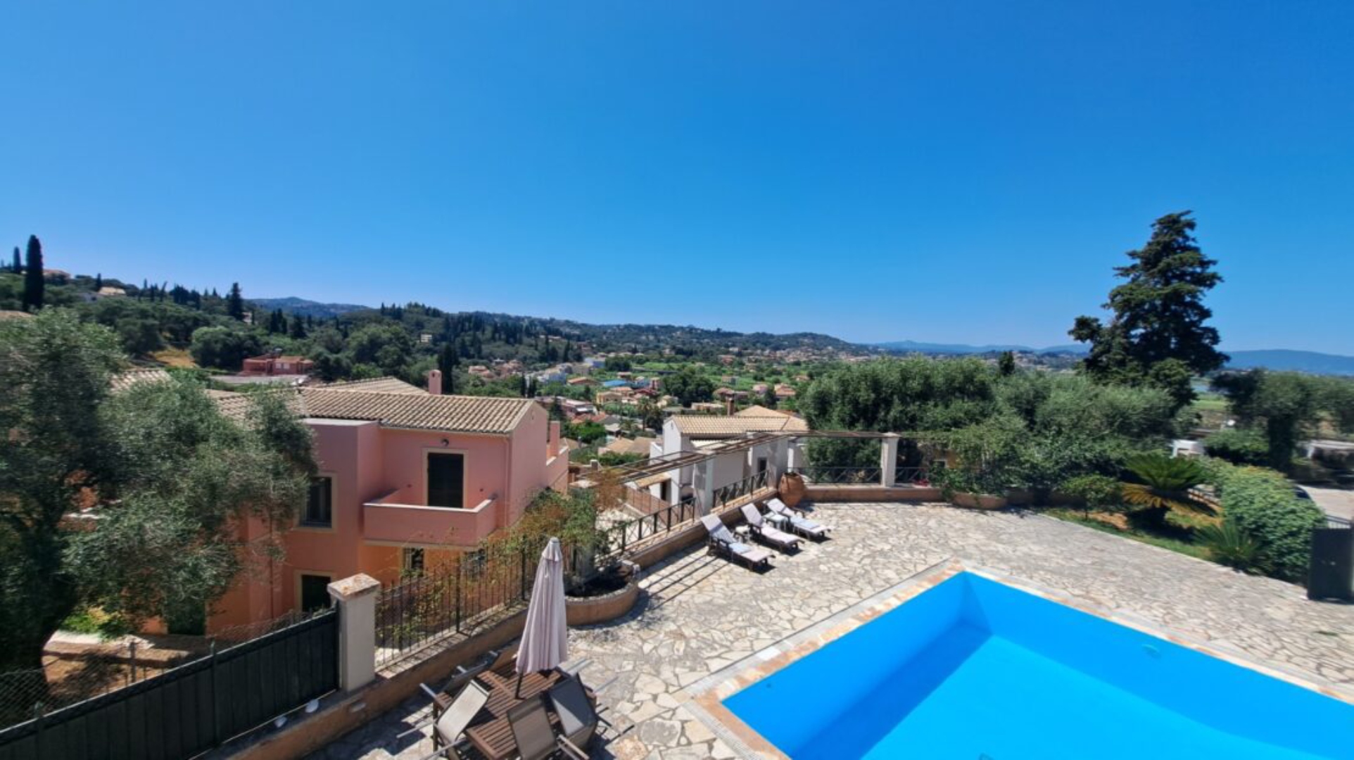 Listing photograph 2 of 5 of the house in Perama, published by Chase Real Estate Corfu.