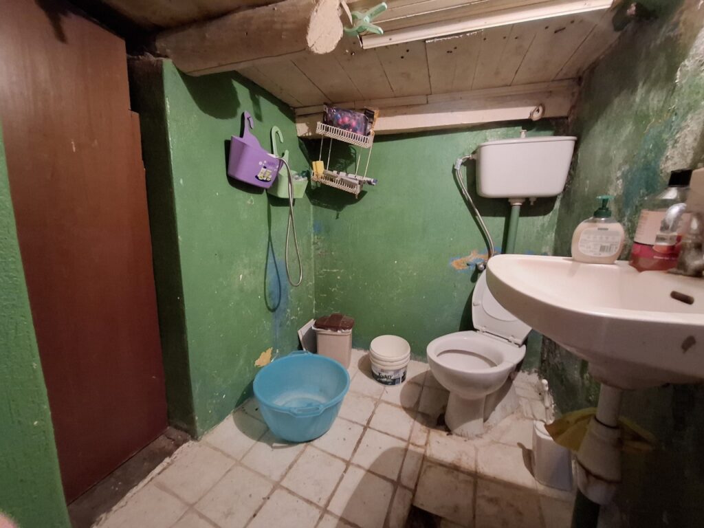Traditional 2 Bedroom Renovation Opportunity in Skripero, Central Corfu (10)