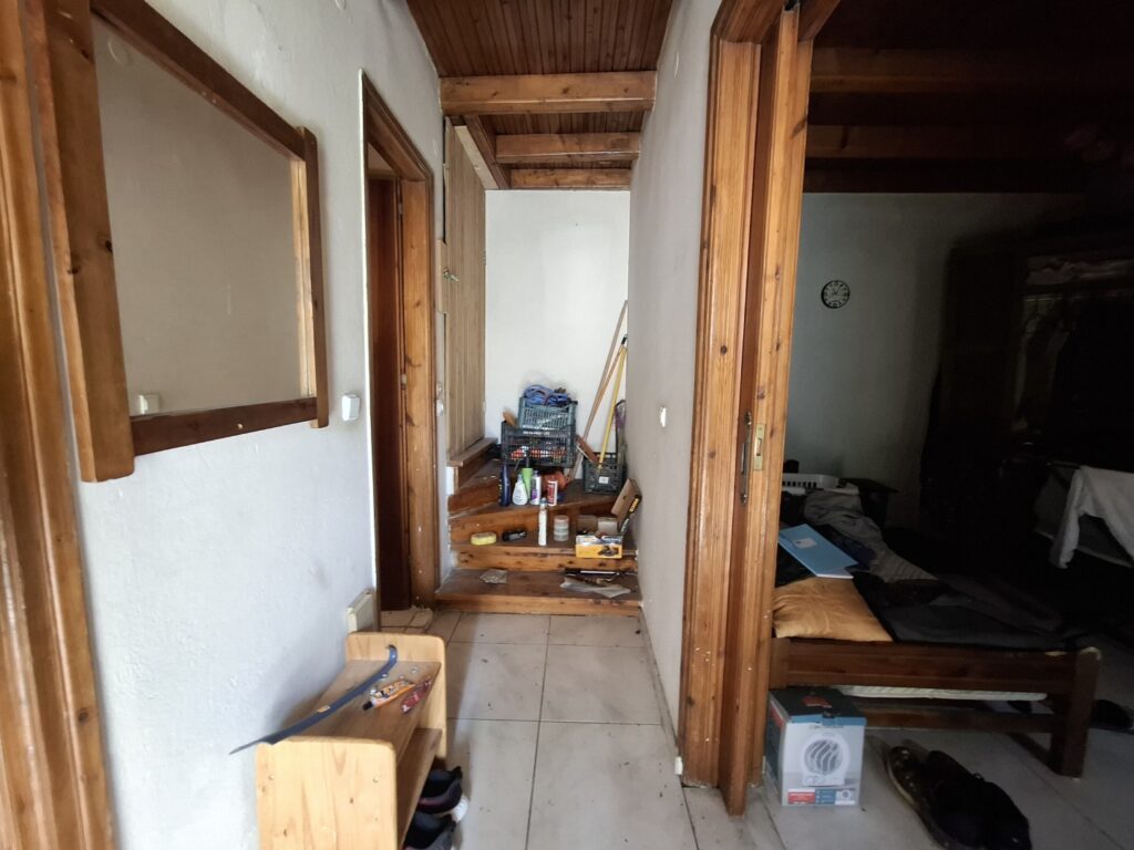Traditional 3 Bedroom Renovation Opportunity in Skripero, Central Corfu (13)