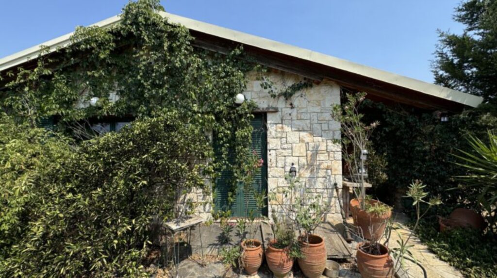 Traditional Stone House on 10,000m² Plot with Additional Buildability in Danilia, Central Corfu €549,000 (10)