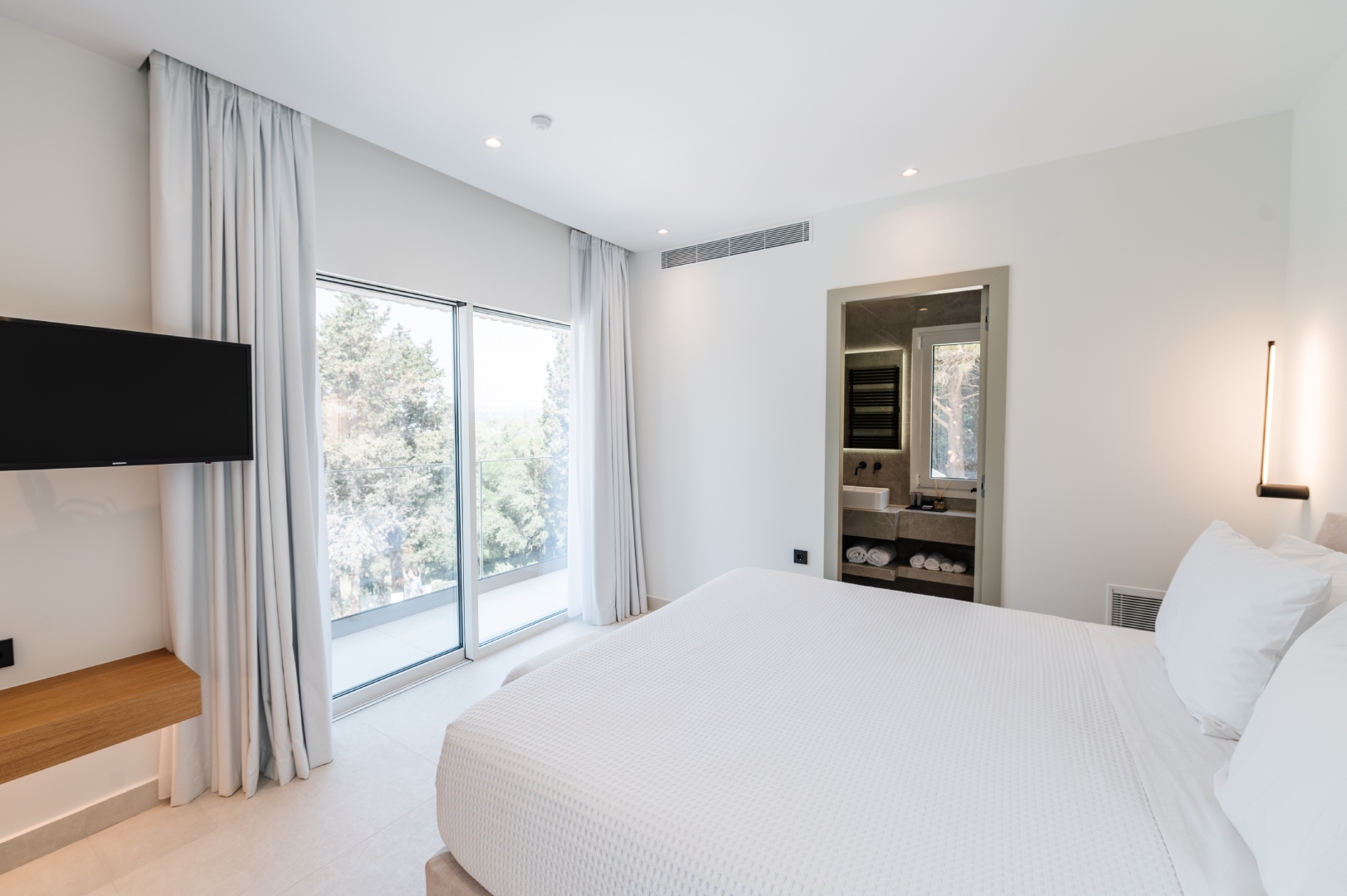 Listing photograph 25 of 33 of the house in Kontokali, published by Chase Real Estate Corfu.