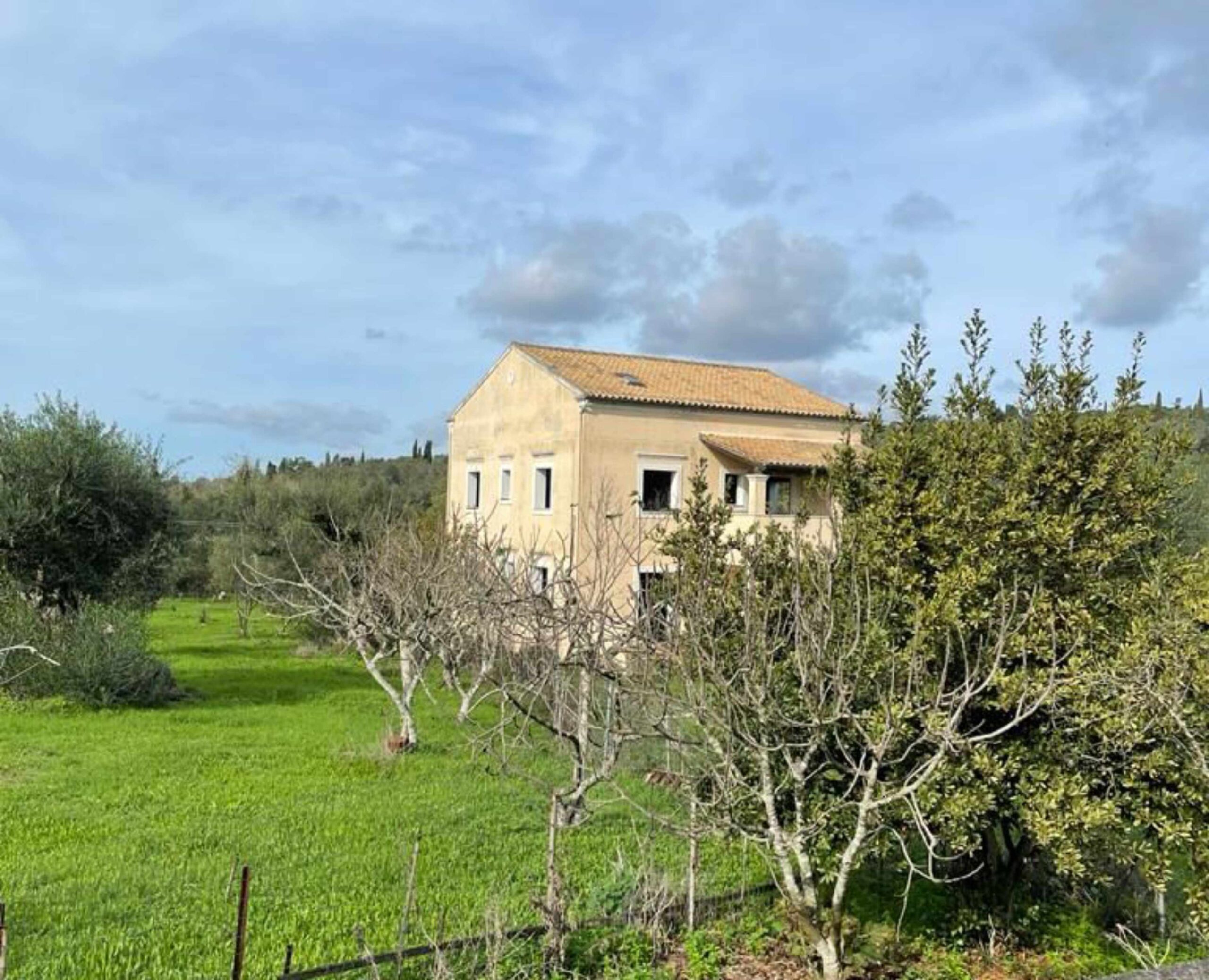 Listing photograph 2 of 4 of the house in Kouramades, published by Chase Real Estate Corfu.