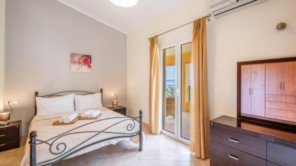 4 Bedroom Villa with Private Pool and Sea Views in Nissaki, North East Corfu €975,000 (10)