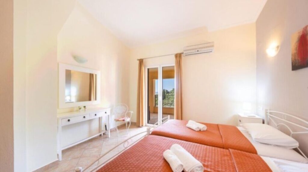 4 Bedroom Villa with Private Pool and Sea Views in Nissaki, North East Corfu €975,000 (8)