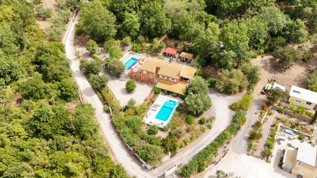 4 Bedroom Villa with Private Pool in Poulades, Central Corfu €590,000 (15)