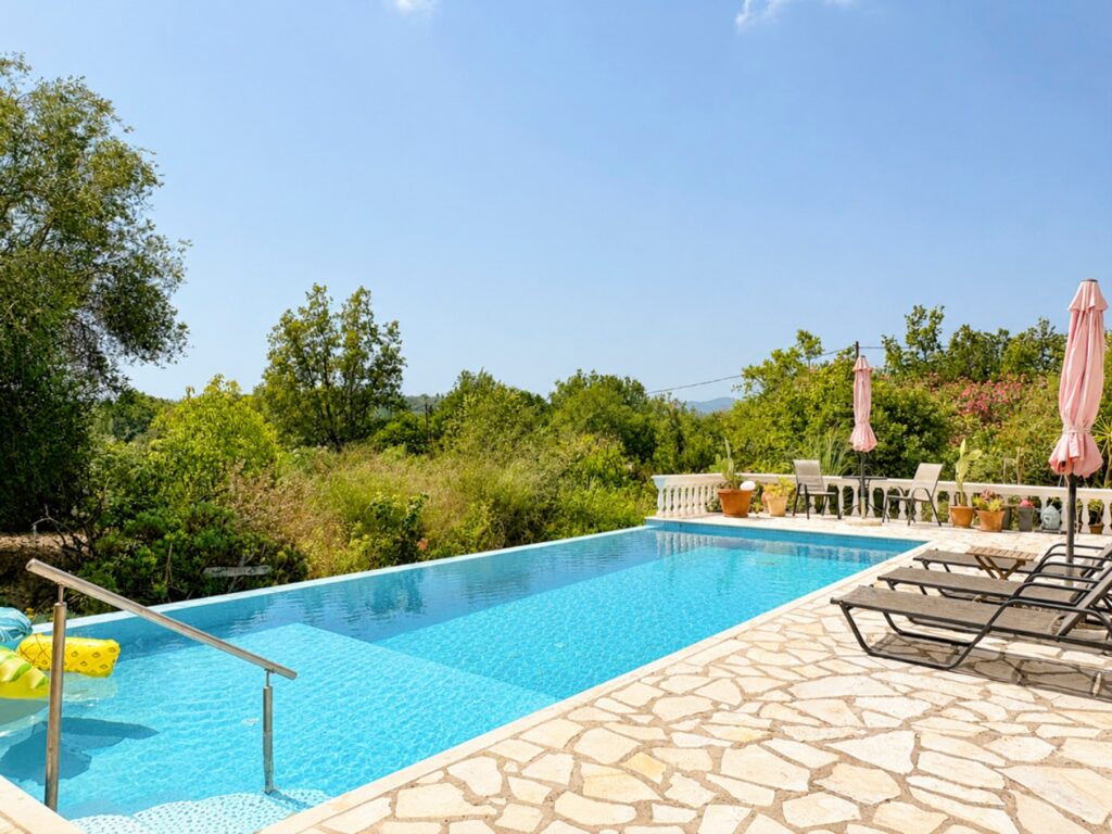 4 Bedroom Villa with Private Pool in Poulades, Central Corfu €590,000 (4)