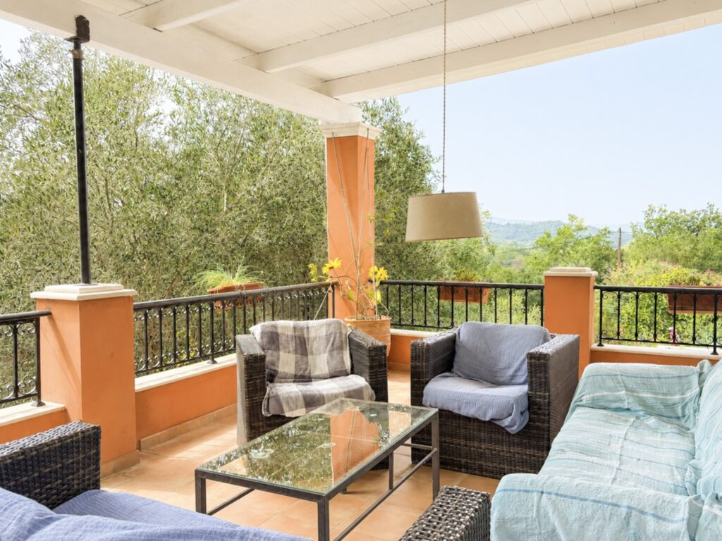 4 Bedroom Villa with Private Pool in Poulades, Central Corfu €590,000 (5)